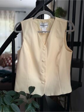 Danny & Nicole Butter Yellow Sleeveless Button Front Vest Top